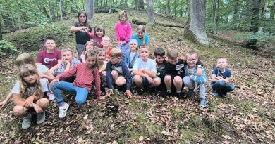 1b – klasowe sadzenie dębu